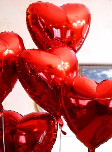Фольгированный шар с гелием «Красное сердце» от интернет-магазина цветов в 