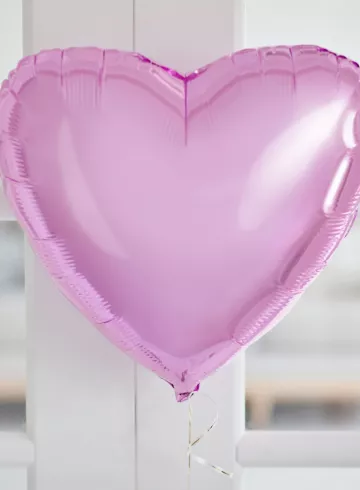 Фольгированный шар с гелием «Розовое сердце» от интернет-магазина цветов в 
