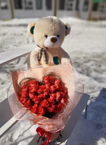 Комбо-предложение  &laquo;Признание в любви&raquo; от интернет-магазина цветов в 