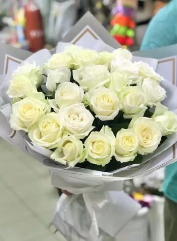 Букет из 25 роз &laquo;Незнакомка&raquo; от интернет-магазина цветов в 