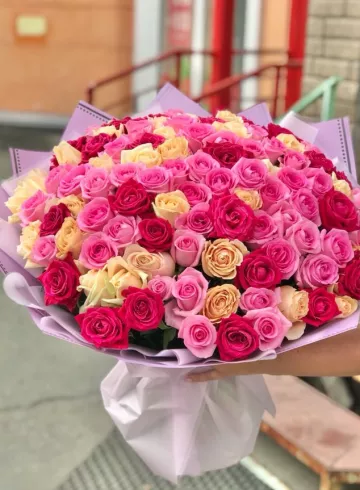 Букет 101 роза &laquo;Роскошная красота&raquo; от интернет-магазина цветов в 