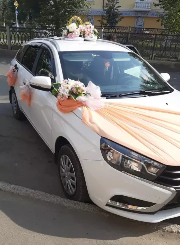 Оформление автомобиля  «Коралловый риф» от интернет-магазина цветов в 