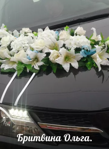Оформление автомобиля «Элегантность лилий» от интернет-магазина цветов в 