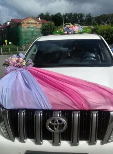 Оформление автомобиля  «Мечты сбываются» от интернет-магазина цветов в 