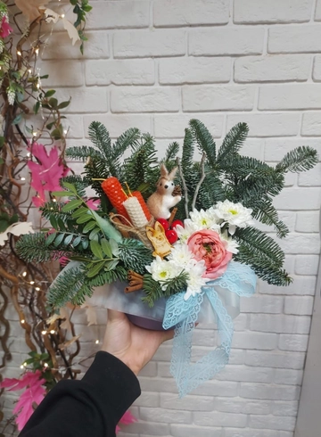 Хвойная композиция «Снежный вальс» от интернет-магазина цветов в 