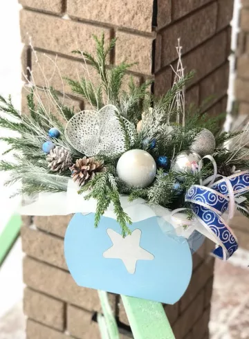 Хвойная композиция «Синий иней» от интернет-магазина цветов в 