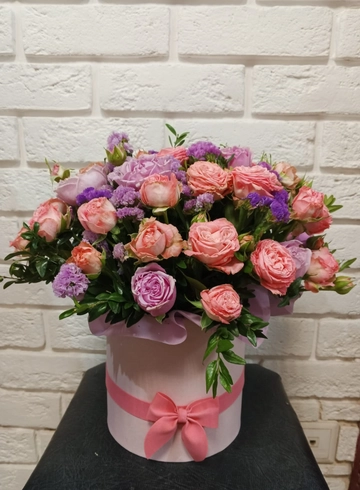 Композиция в шляпной коробке &laquo;Тихая гавань&raquo; от интернет-магазина цветов в 