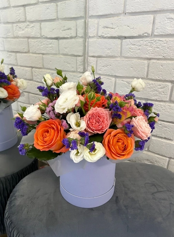 Шляпная коробка «Магия самоцветов» от интернет-магазина цветов в 