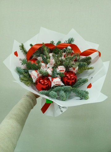 Букет из хвои «Сладкий декабрь» от интернет-магазина цветов в 