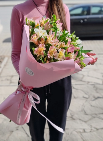 Букет «Первый шаг» от интернет-магазина цветов в 