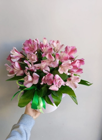 Композиция «Стильная» от интернет-магазина цветов в 